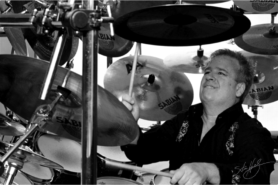 The Ottawa Drum Teacher, Steve Hollingworth is offering professional drum lessons for all students. Drum instruction for all, from beginner to advanced. The Ottawa Drum Teacher, Steve Hollingworth is a world class drummer with decades of professional experience.